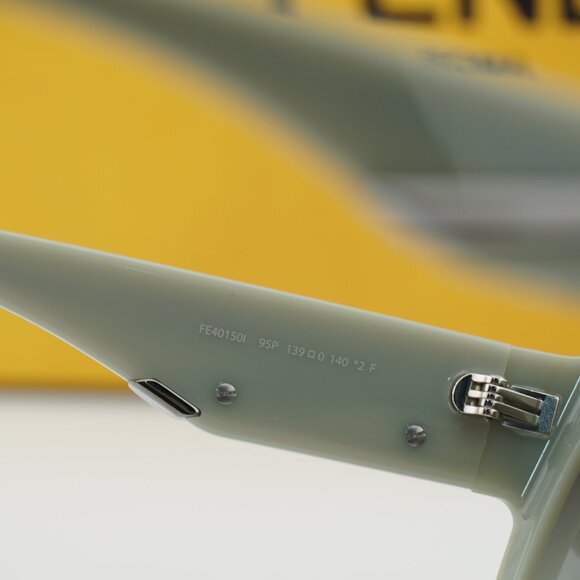Fendi FE40150I 95P Shield Sunglasses - Shiny Green/Green Gradient main image 9